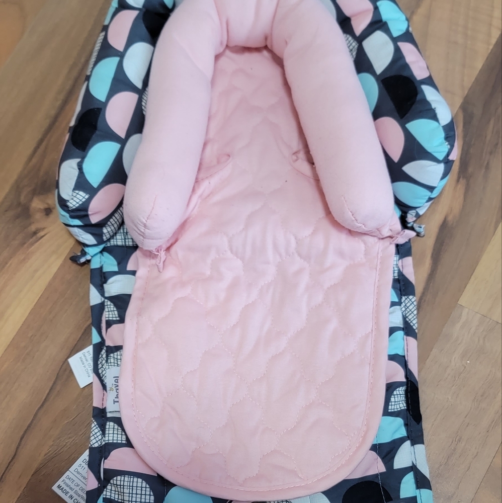 Bouncer swing carseat insert